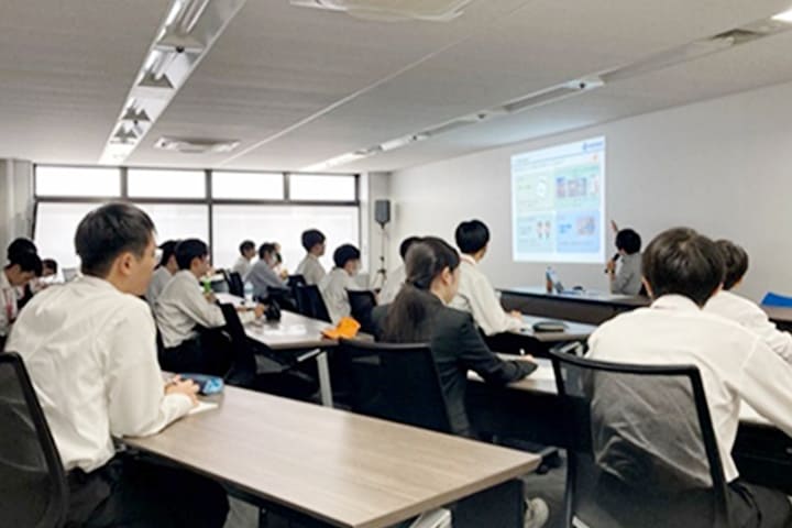 会社の基礎的な知識を学ぶ講話